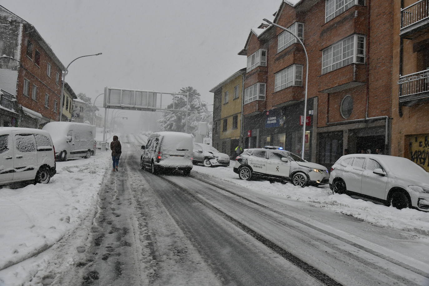Fotos: La nieve colapsa San Rafael en abril