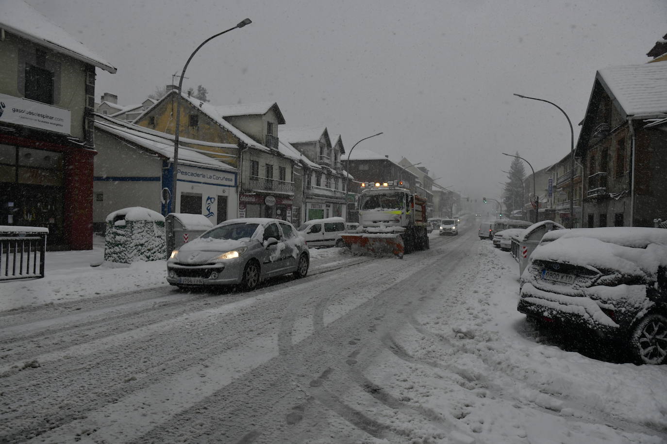Fotos: La nieve colapsa San Rafael en abril