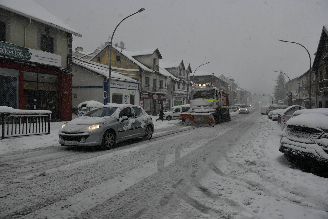 Fotos: La nieve colapsa San Rafael en abril