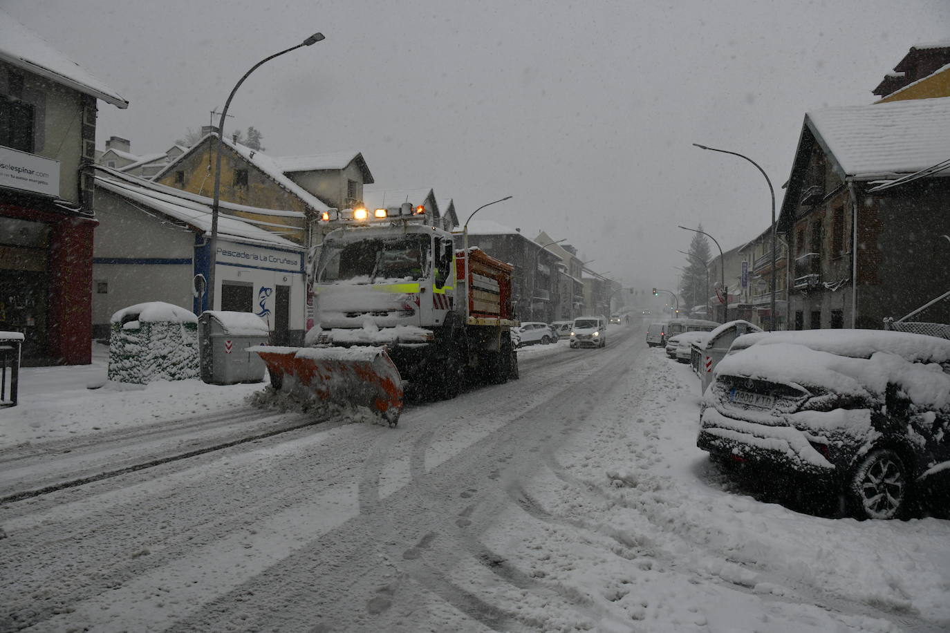 Fotos: La nieve colapsa San Rafael en abril