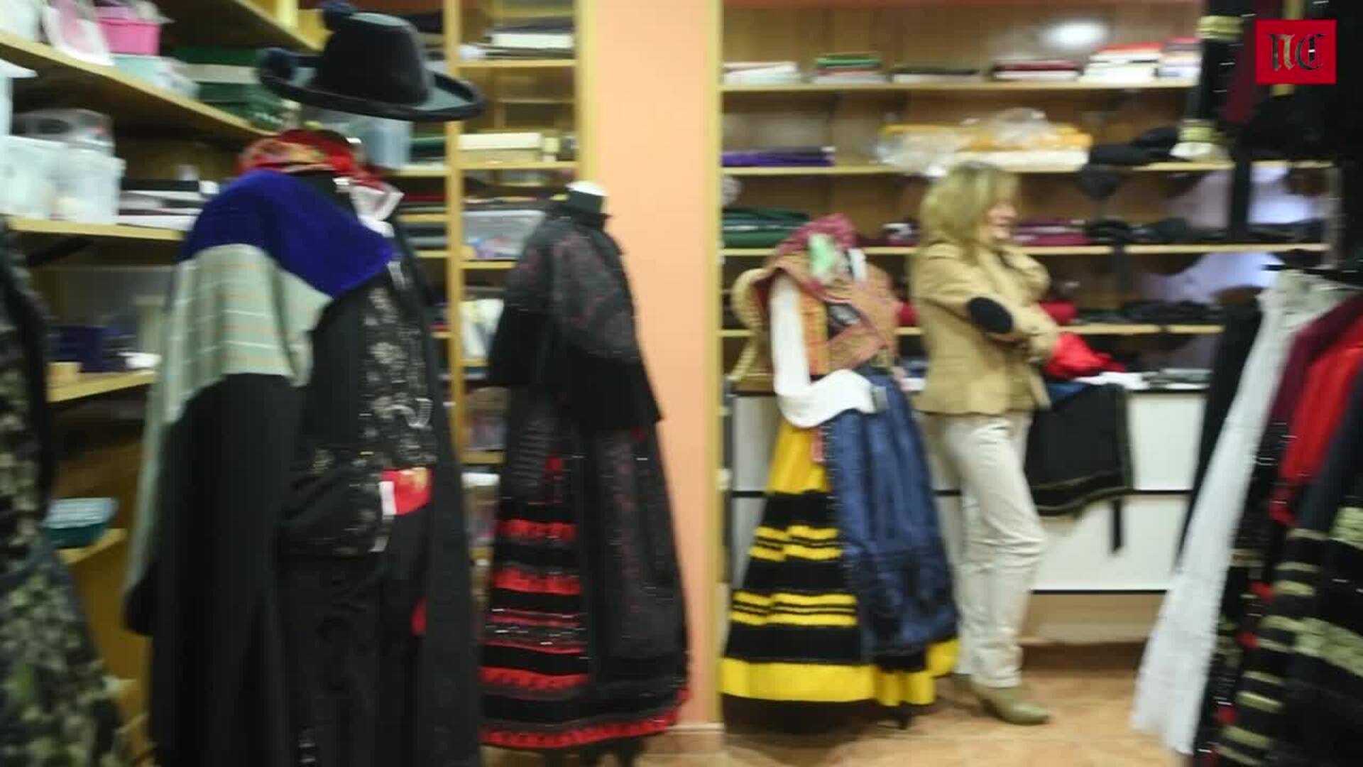Conchi Bayón, diseñadora del traje tradicional de Segovia e investigadora