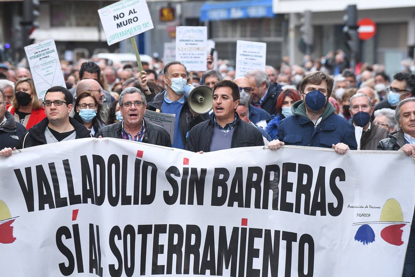 Fotos: Manifestación en Valladolid para exigir que se retome el proyecto de soterramiento