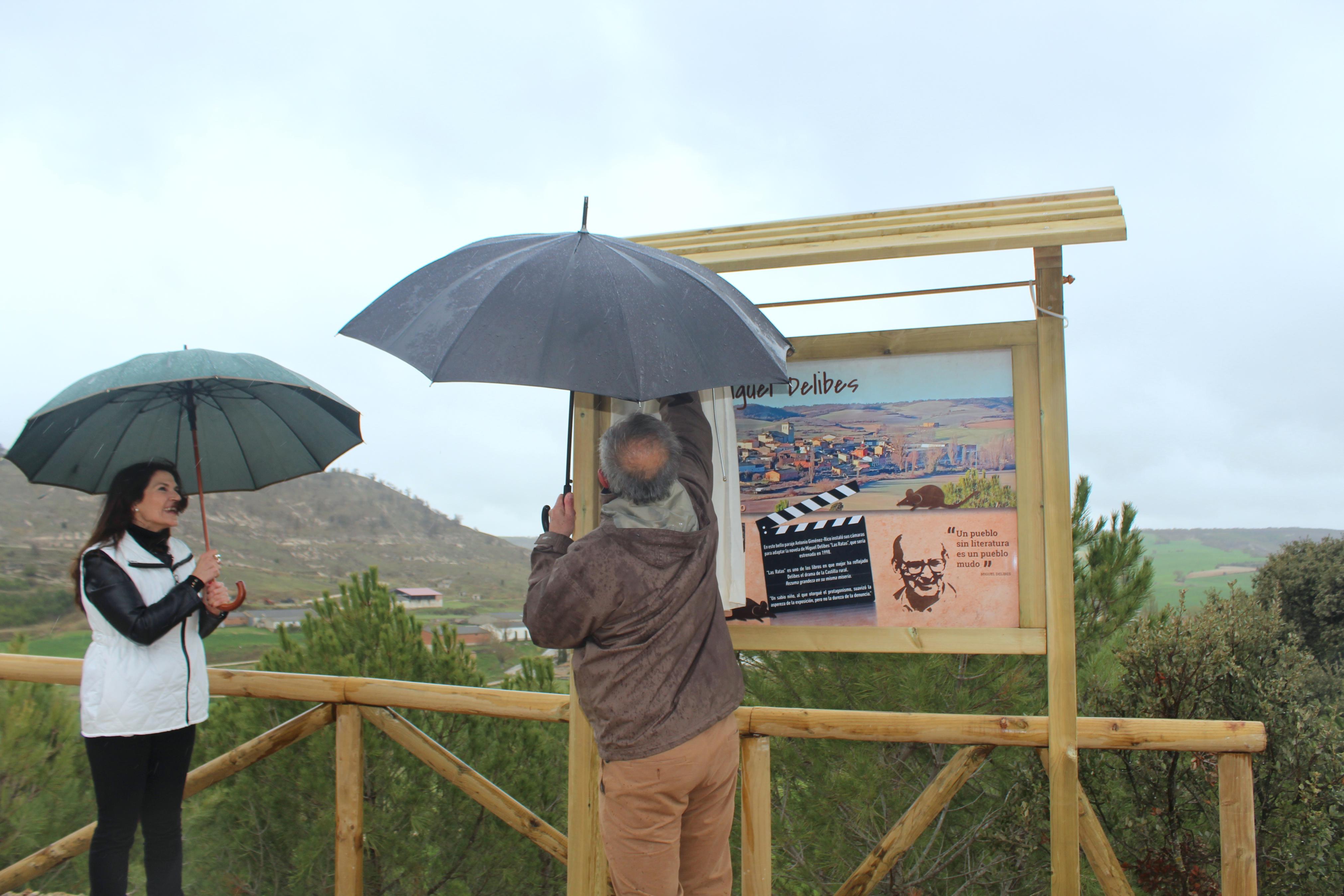 Coincidiendo con el Día del Libro y la Fiesta de Castilla y León, Valdecañas de Cerrato inauguró el Mirador Miguel Delibes