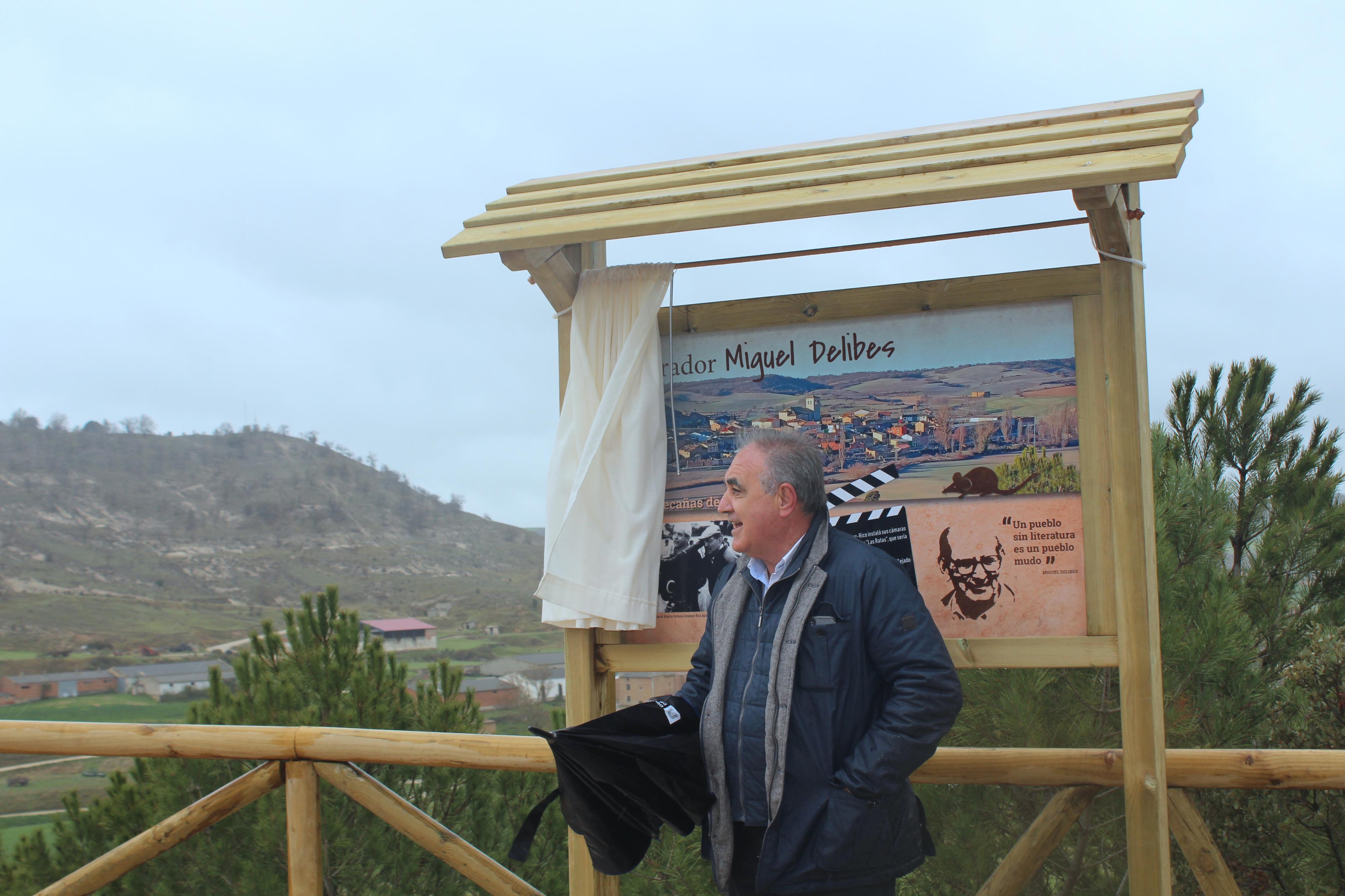 Coincidiendo con el Día del Libro y la Fiesta de Castilla y León, Valdecañas de Cerrato inauguró el Mirador Miguel Delibes
