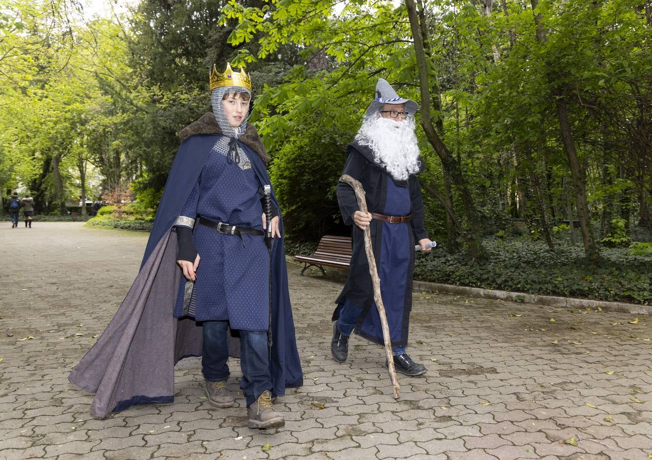 Fotos: Gincana literaria teatralizada en el Campo Grande de Valladolid