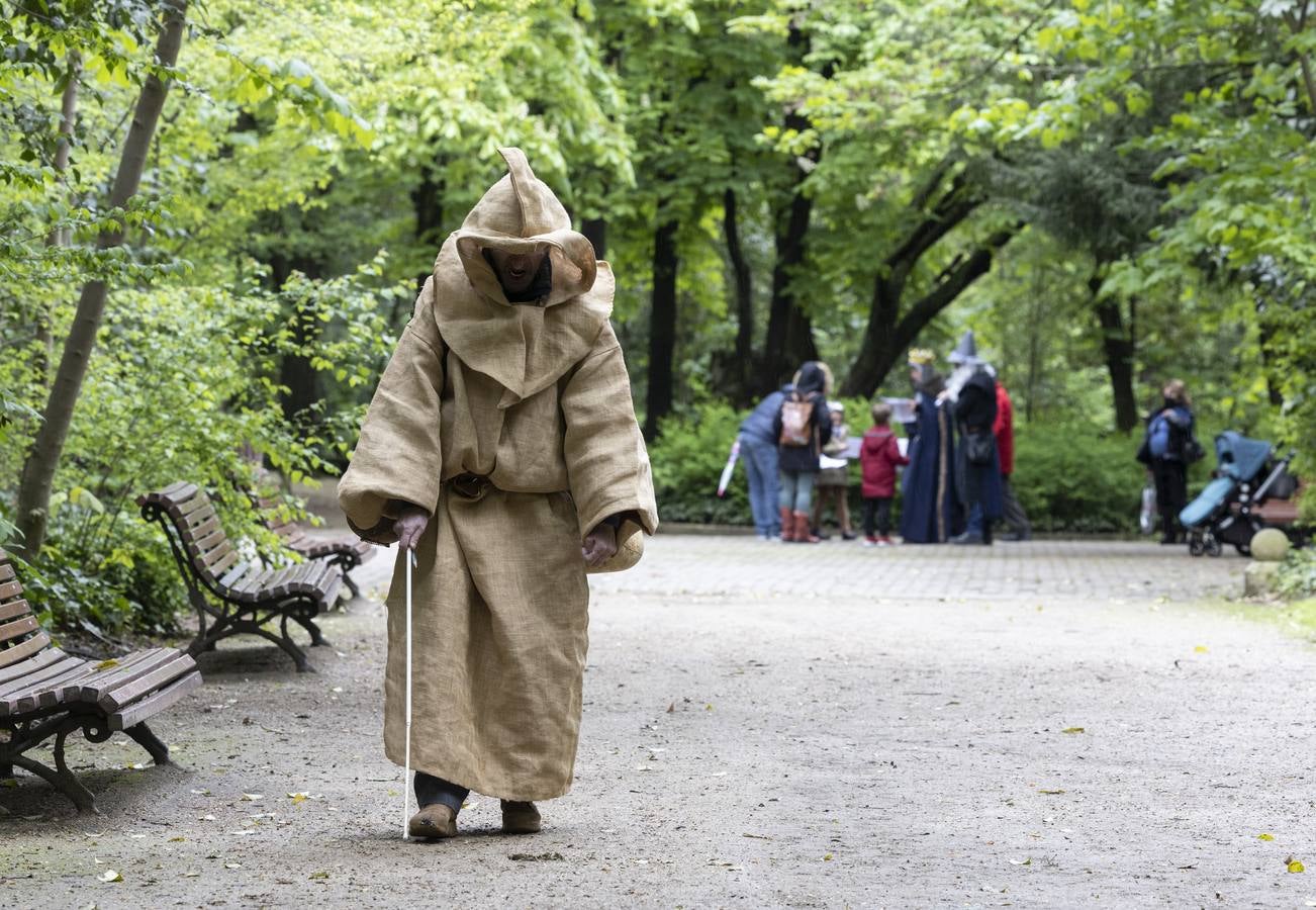Fotos: Gincana literaria teatralizada en el Campo Grande de Valladolid