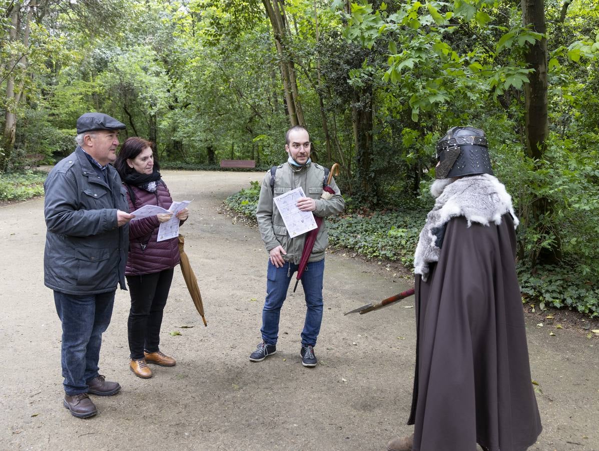 Fotos: Gincana literaria teatralizada en el Campo Grande de Valladolid