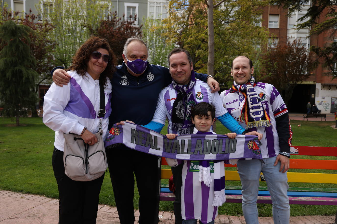 Fotos: La afición del Real Valladolid antes y durante el partido ante el Mirandés (1/2)