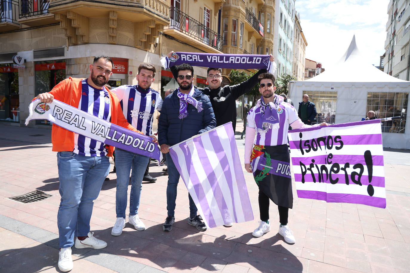 Fotos: La afición del Real Valladolid antes y durante el partido ante el Mirandés (1/2)