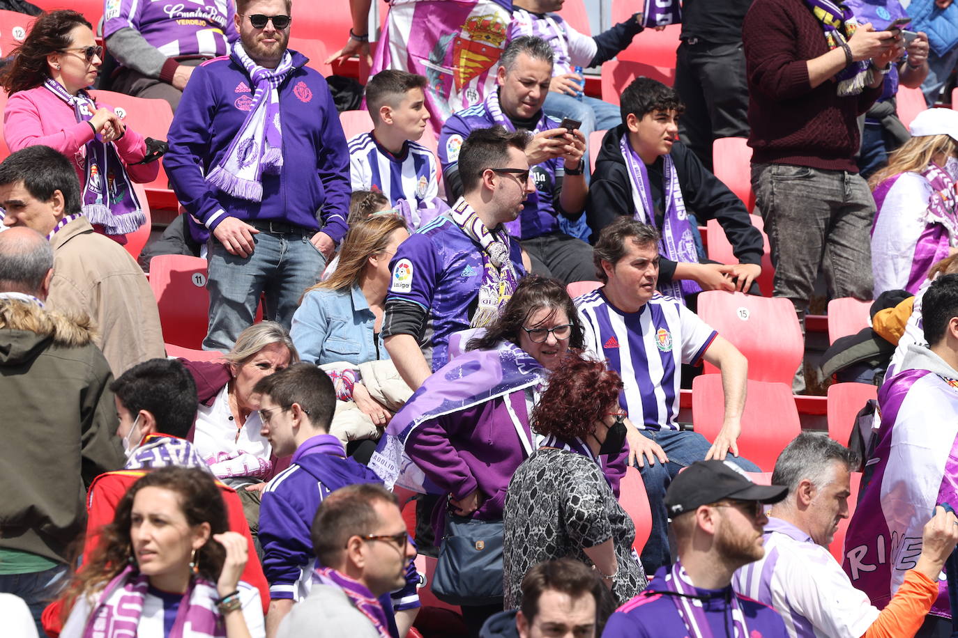 Fotos: La afición del Real Valladolid antes y durante el partido ante el Mirandés (1/2)