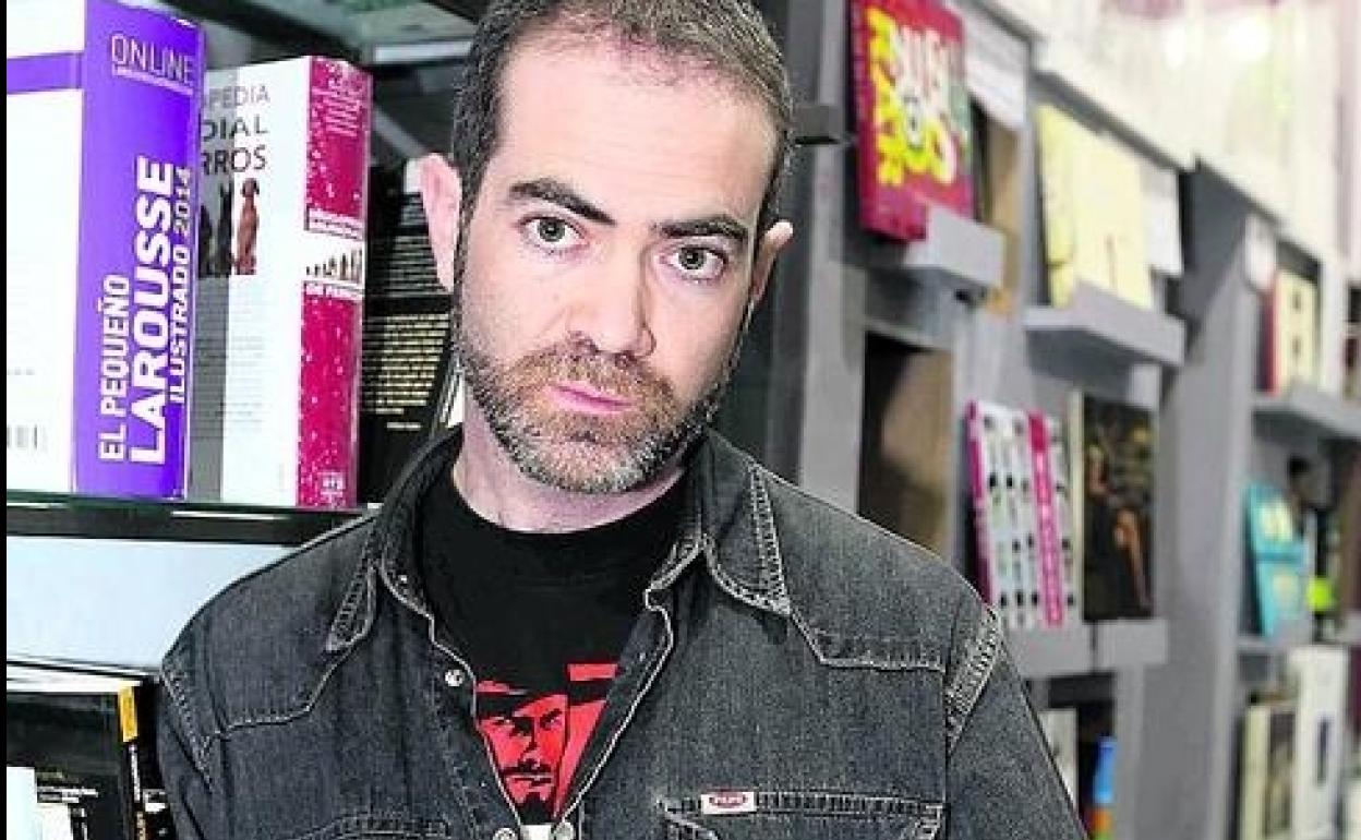 La Sala de la Palabra del Liceo acoge el martes la presentación del poemario de Miguel Velayos, 'Ofrenda o vanidad'