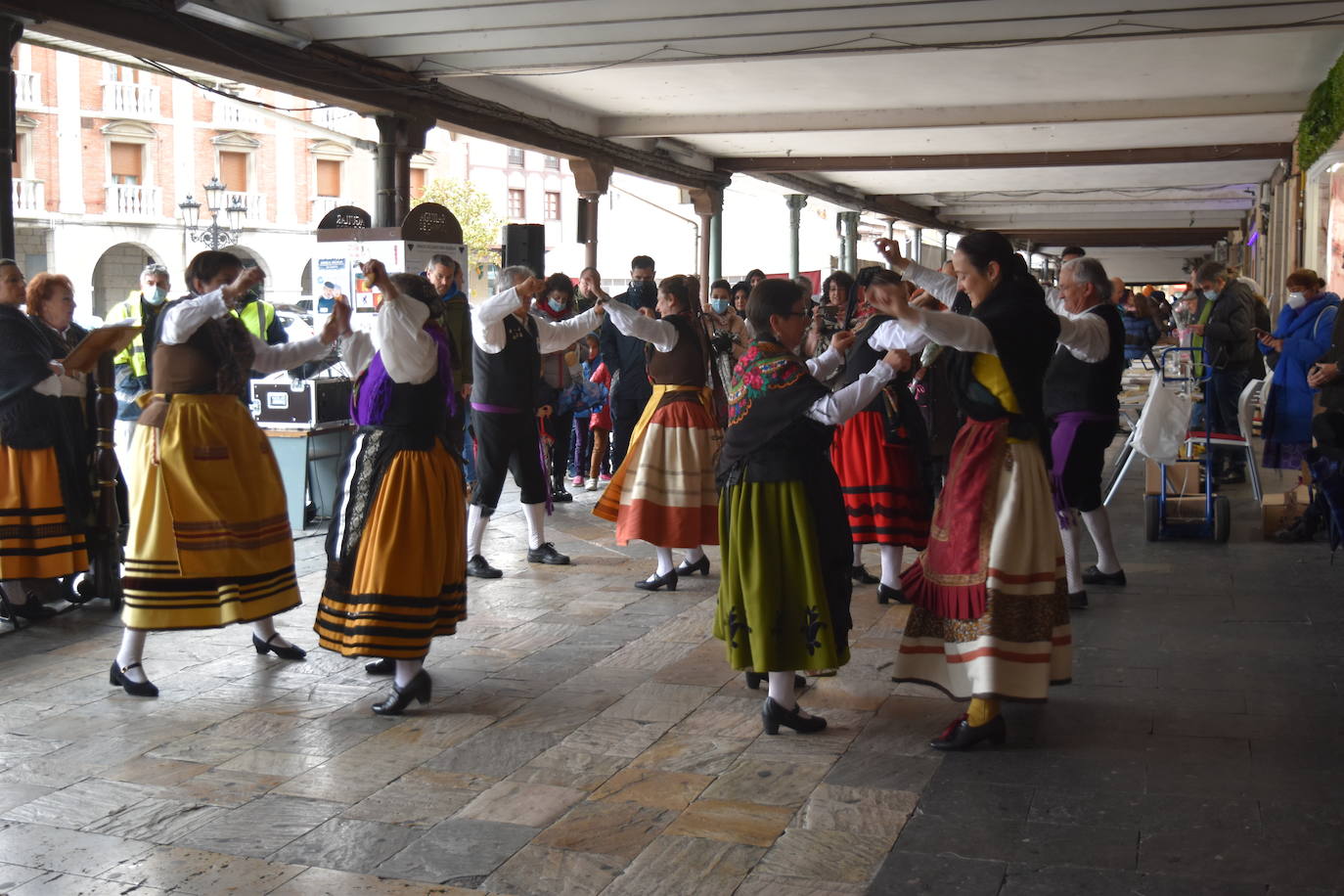 Fotos: Aguilar de Campoo se suma al Día del Libro