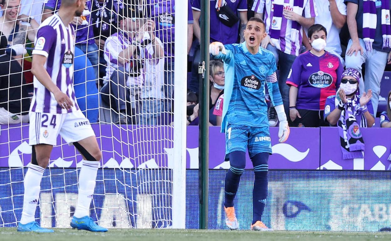 Jordi Masip, junto a Joaquín en una de las porterías del José Zorrilla. 
