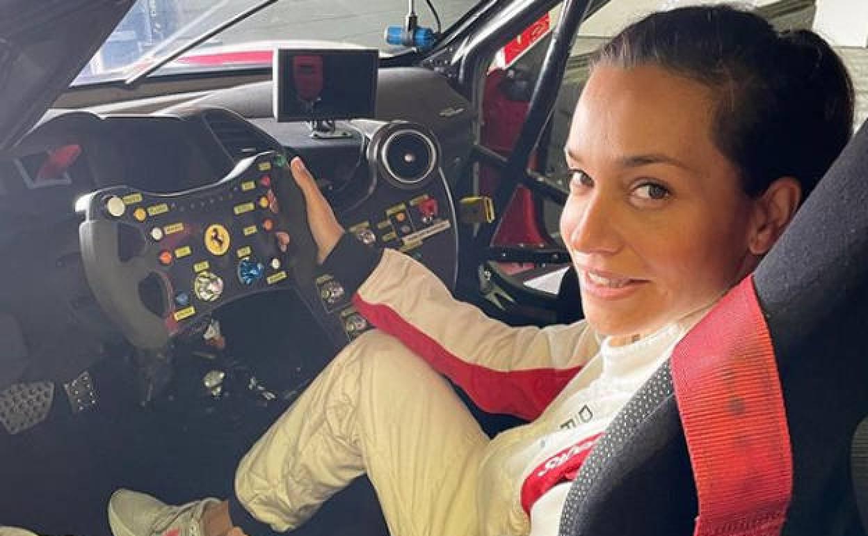 Andrea Schlager es una gran aficionada a las carreras automovilísticas. 
