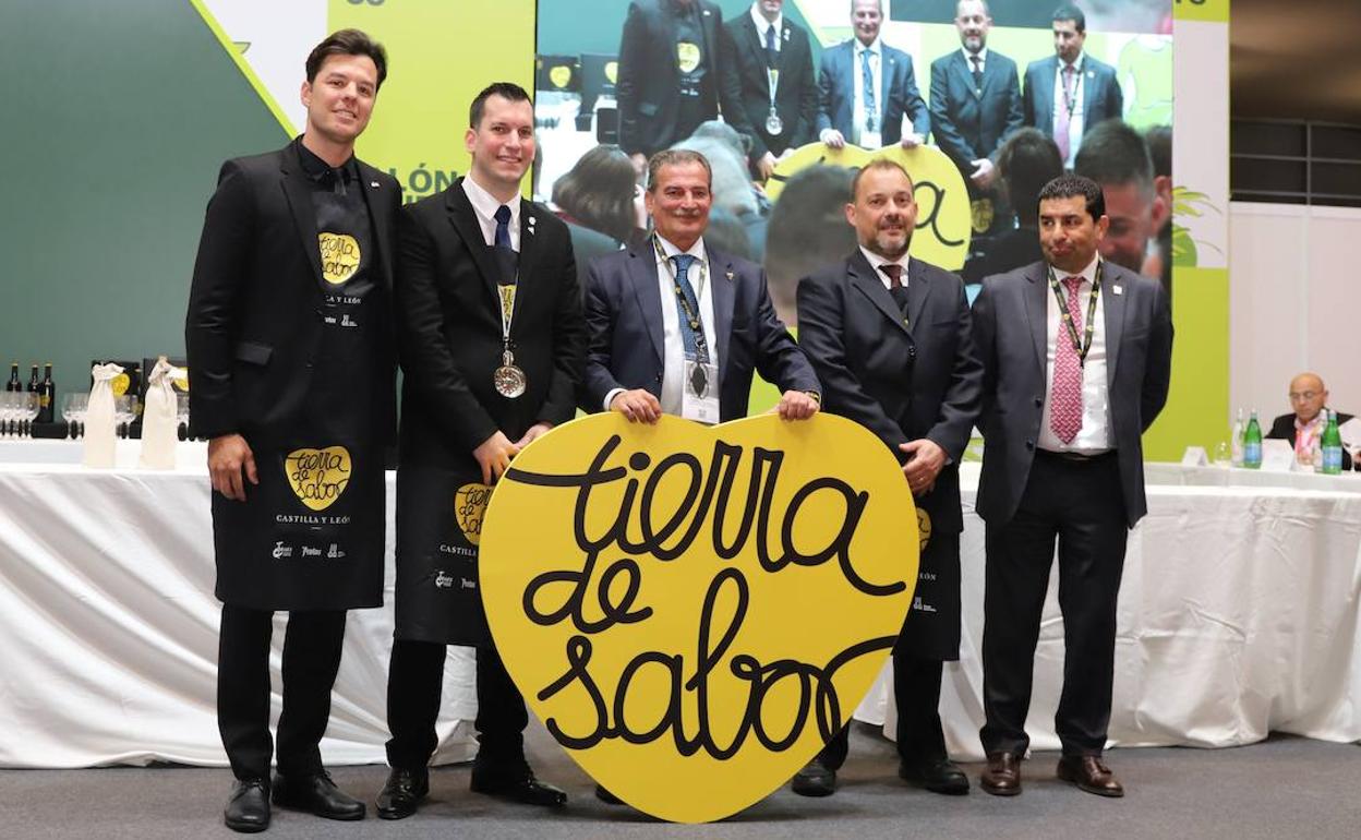 Gabriel Lucas, Diego González, Pablo Martín, Ferrán Vila y Juan Cabañas. 