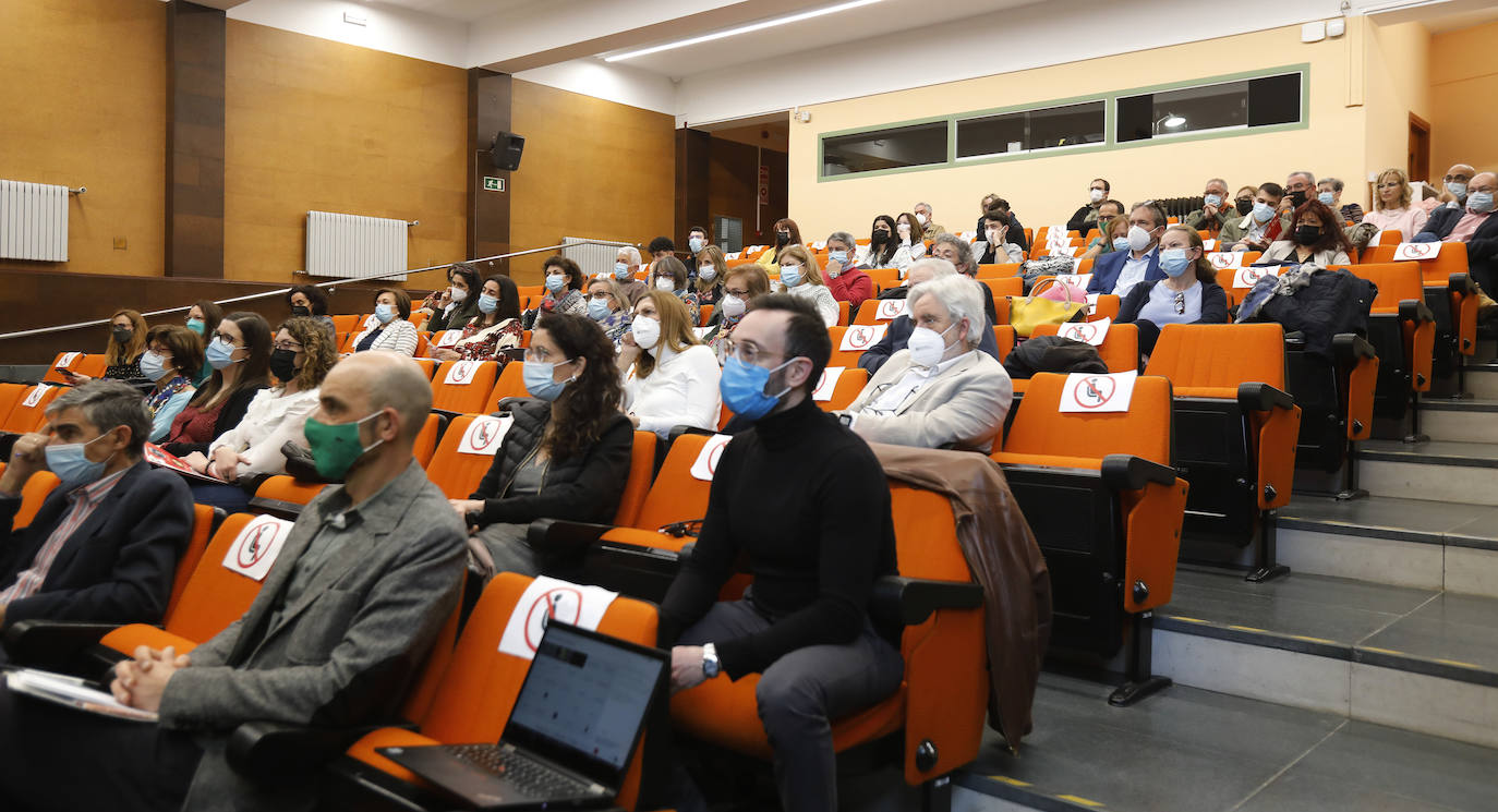 Fotos: Jornada científica con Alfredo Corell en Palencia sobre inmunología