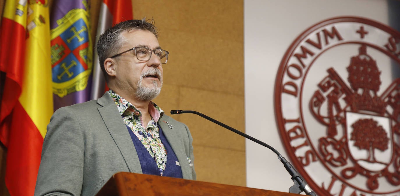 Fotos: Jornada científica con Alfredo Corell en Palencia sobre inmunología