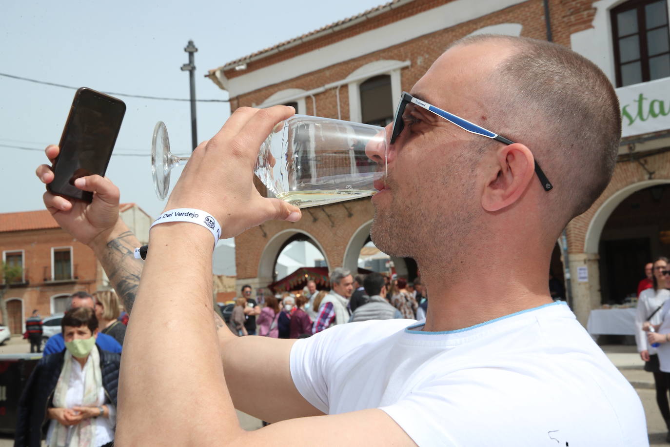 El municipio vallisoletano ha vivido una jornada festiva con toros y vino.