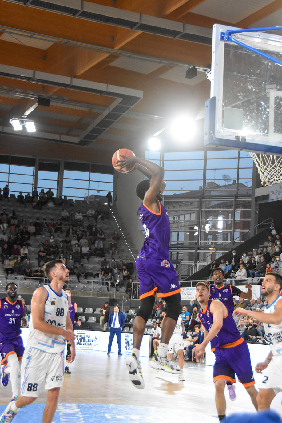 Fotos: El Palencia Baloncesto regresa a la victoria