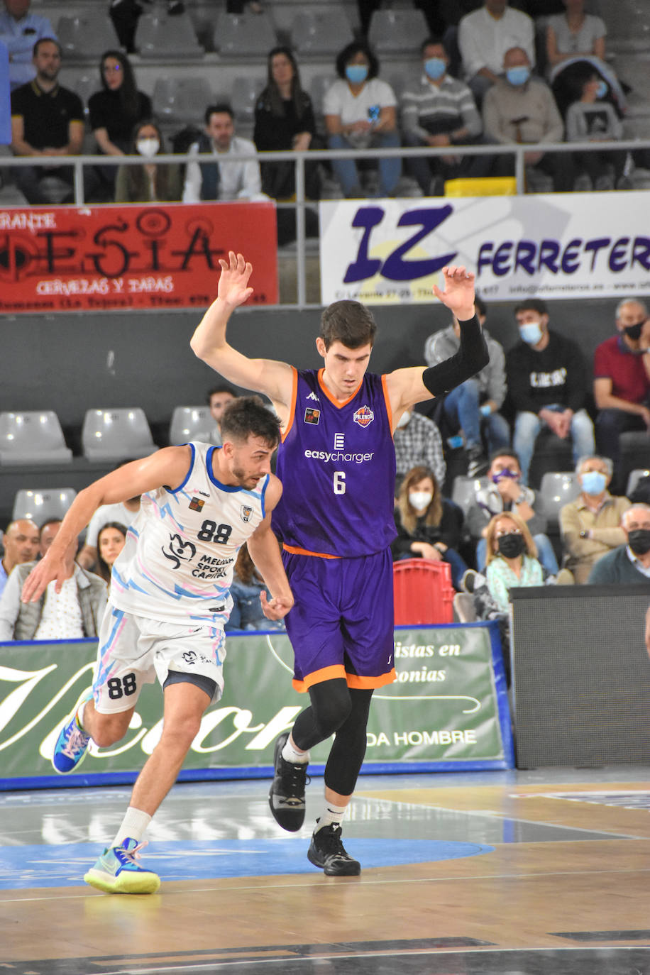 Fotos: El Palencia Baloncesto regresa a la victoria