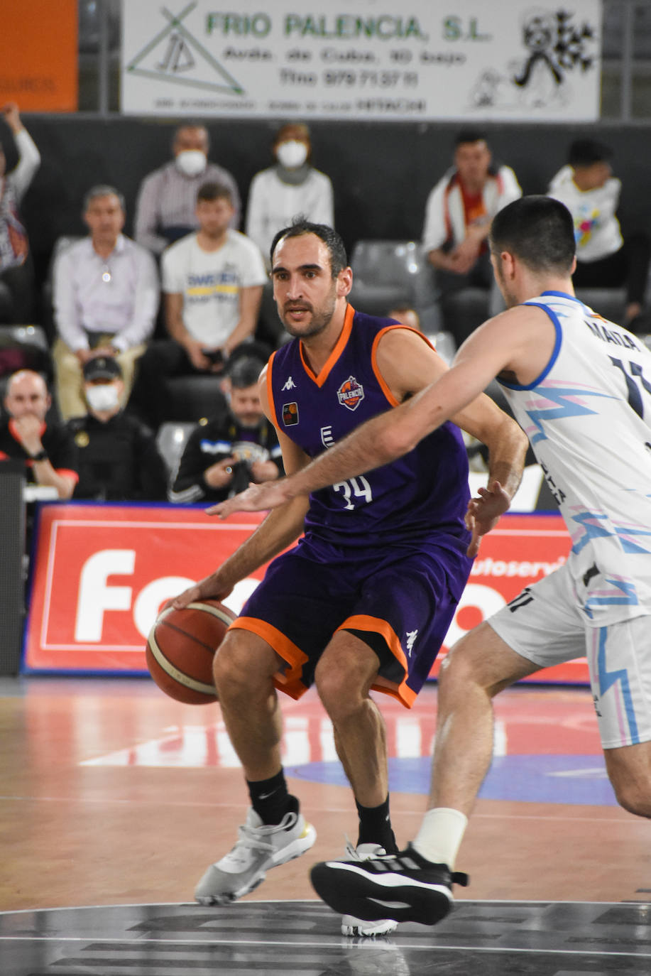 Fotos: El Palencia Baloncesto regresa a la victoria
