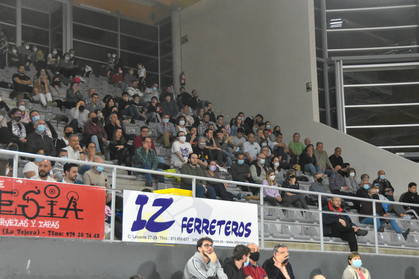 Fotos: El Palencia Baloncesto regresa a la victoria