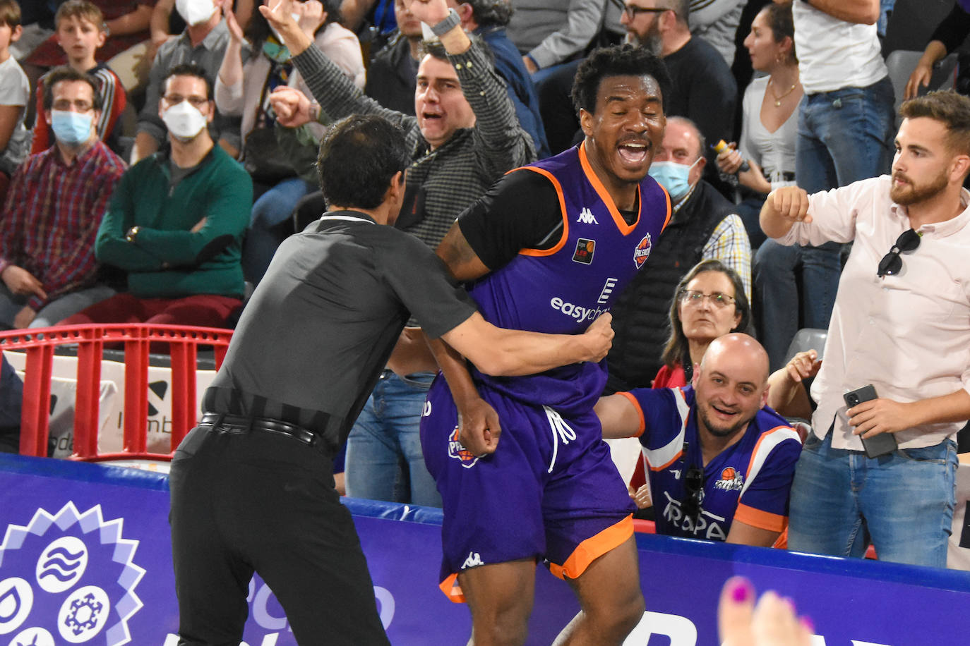 Fotos: El Palencia Baloncesto regresa a la victoria