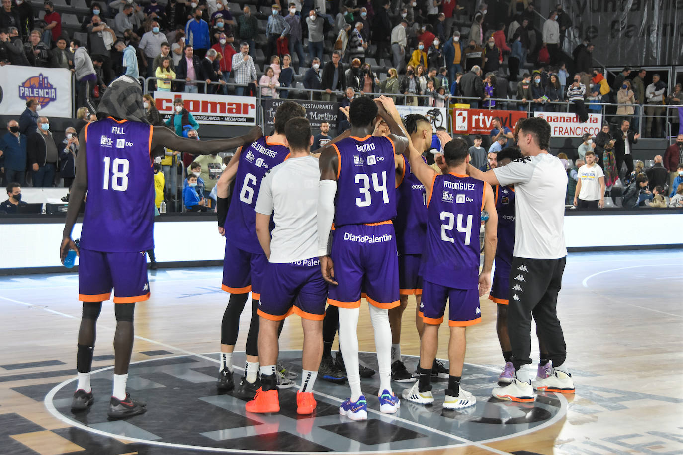 Fotos: El Palencia Baloncesto regresa a la victoria