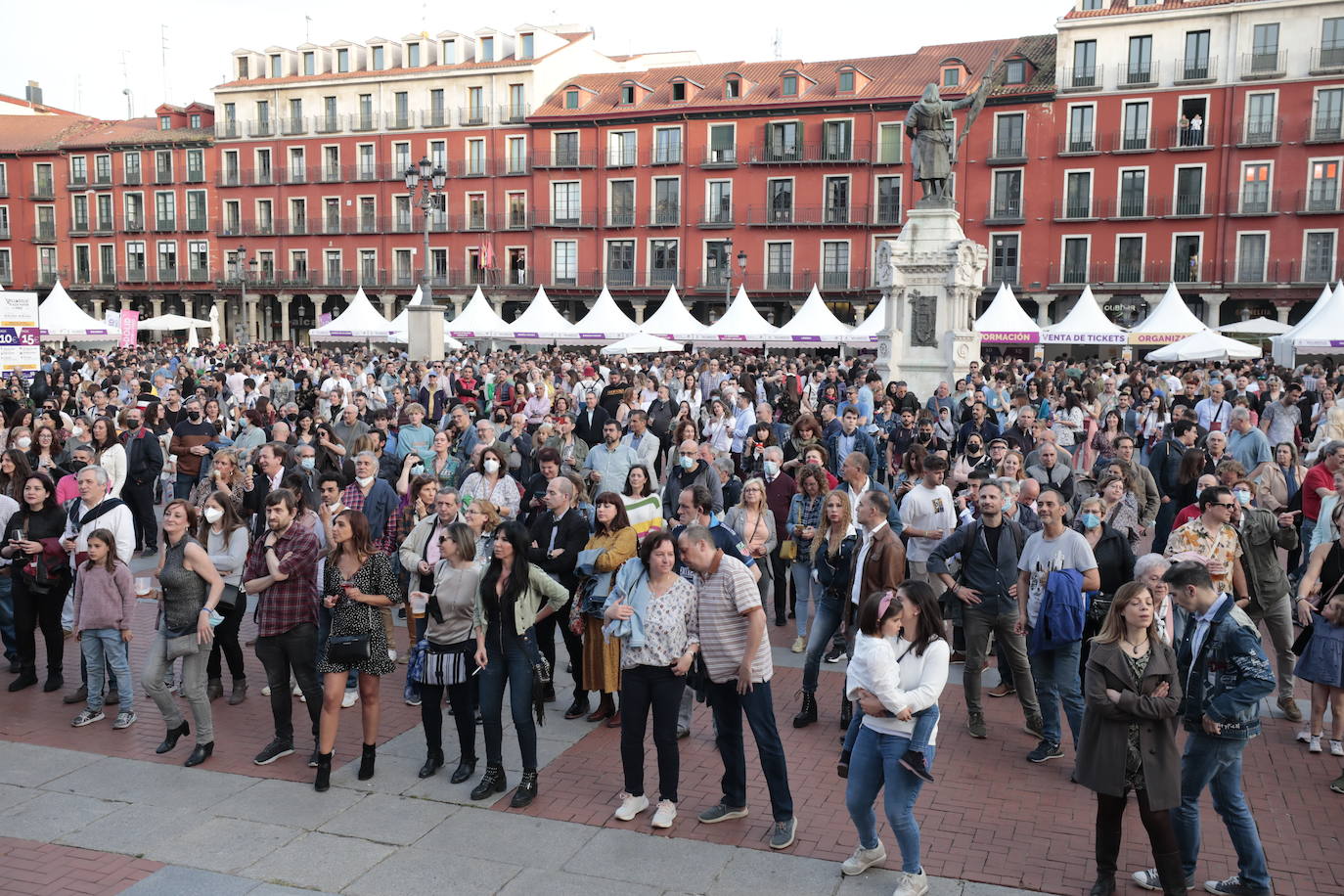 Fotos: Segunda jornada de Plaza Mayor del Vino en Valladolid (3/4)