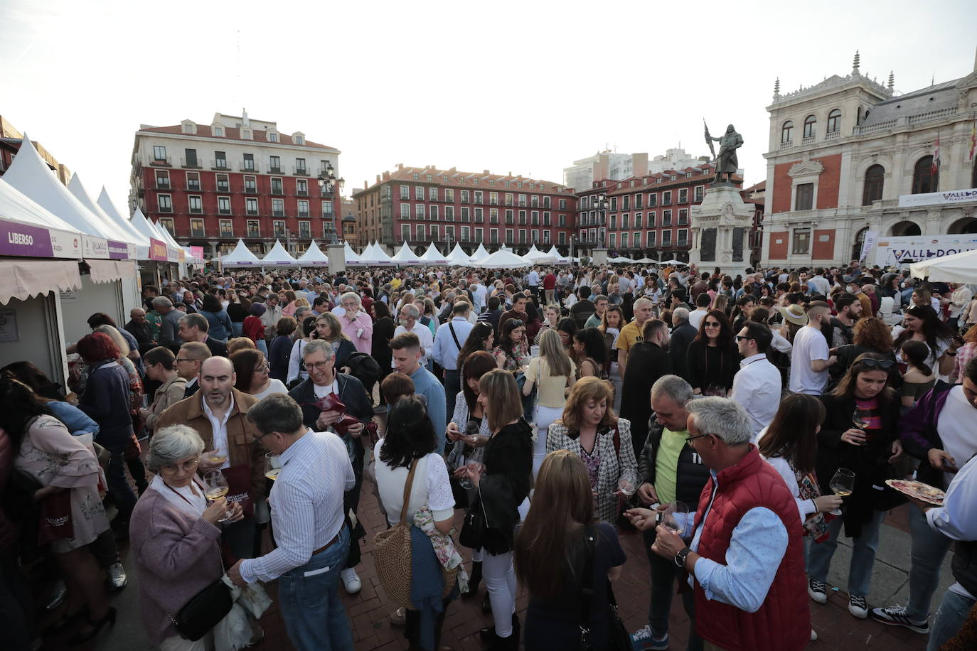 Fotos: Segunda jornada de Plaza Mayor del Vino en Valladolid (4/4)