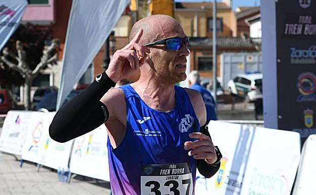 El ganador del Trail Corto del Tren Burra, el cántabro Sánchez-Alarcos. 