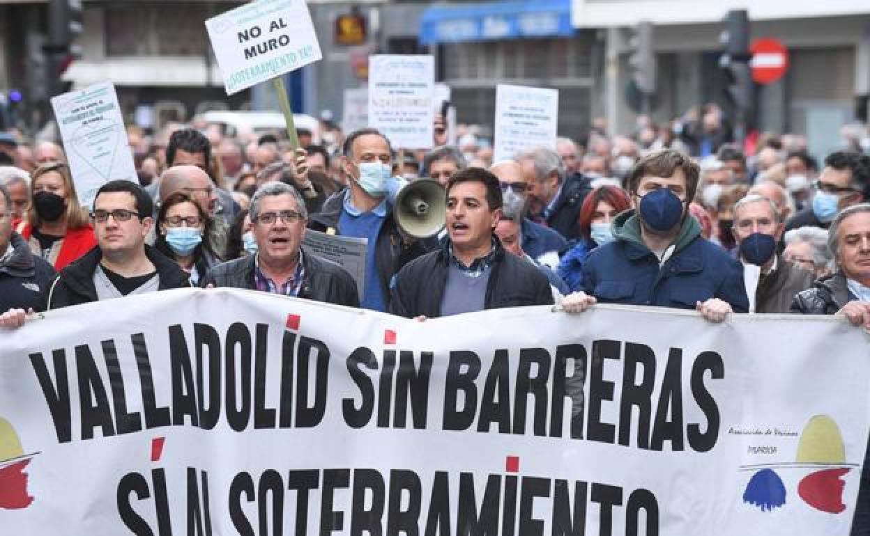 Manifestación, el viernes 22 de abril, en Valladolid para exigir que se retome el proyecto de soterramiento.