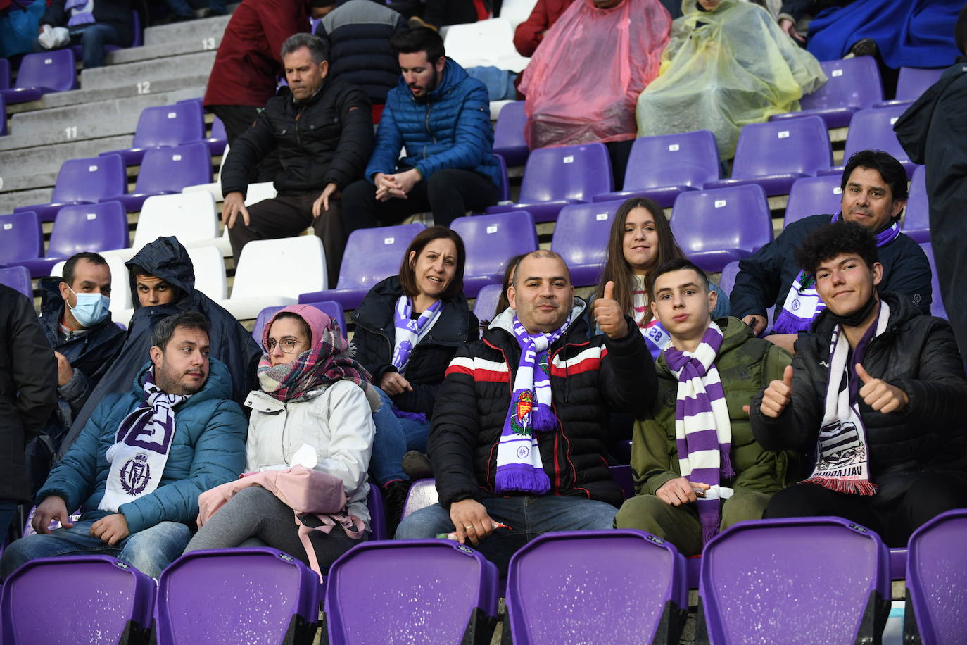 Aficionados en las gradas del Zorrilla durante el encuentro con la Real Sociedad B. 