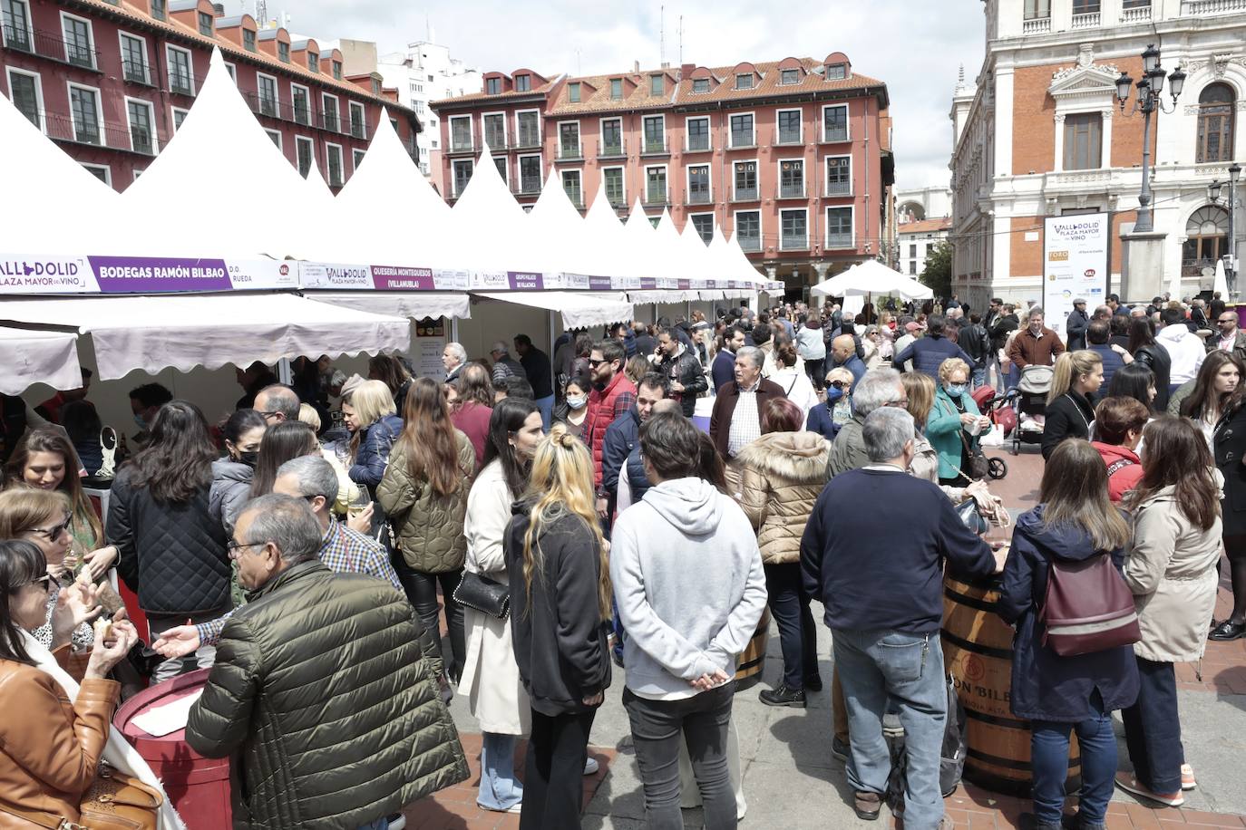 La jornada del lunes en la Plaza Mayor del Vino. 