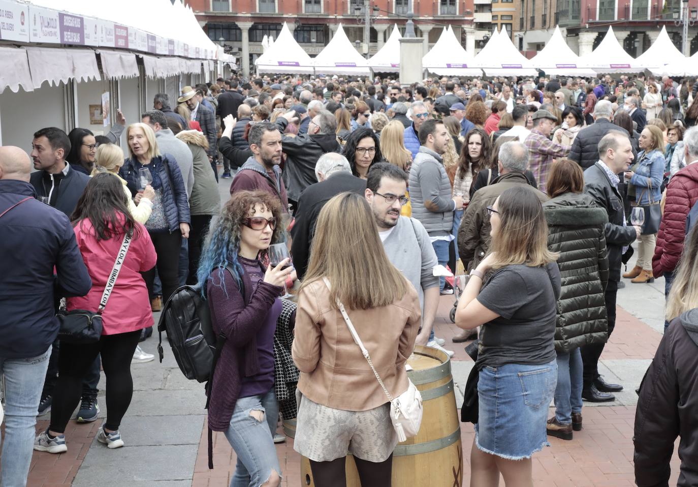 La jornada del lunes en la Plaza Mayor del Vino. 
