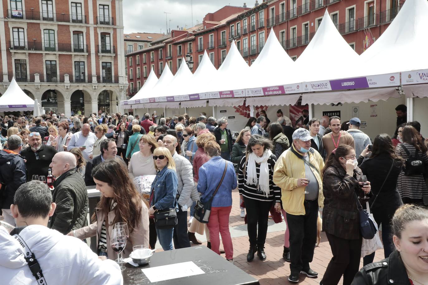 La jornada del lunes en la Plaza Mayor del Vino. 