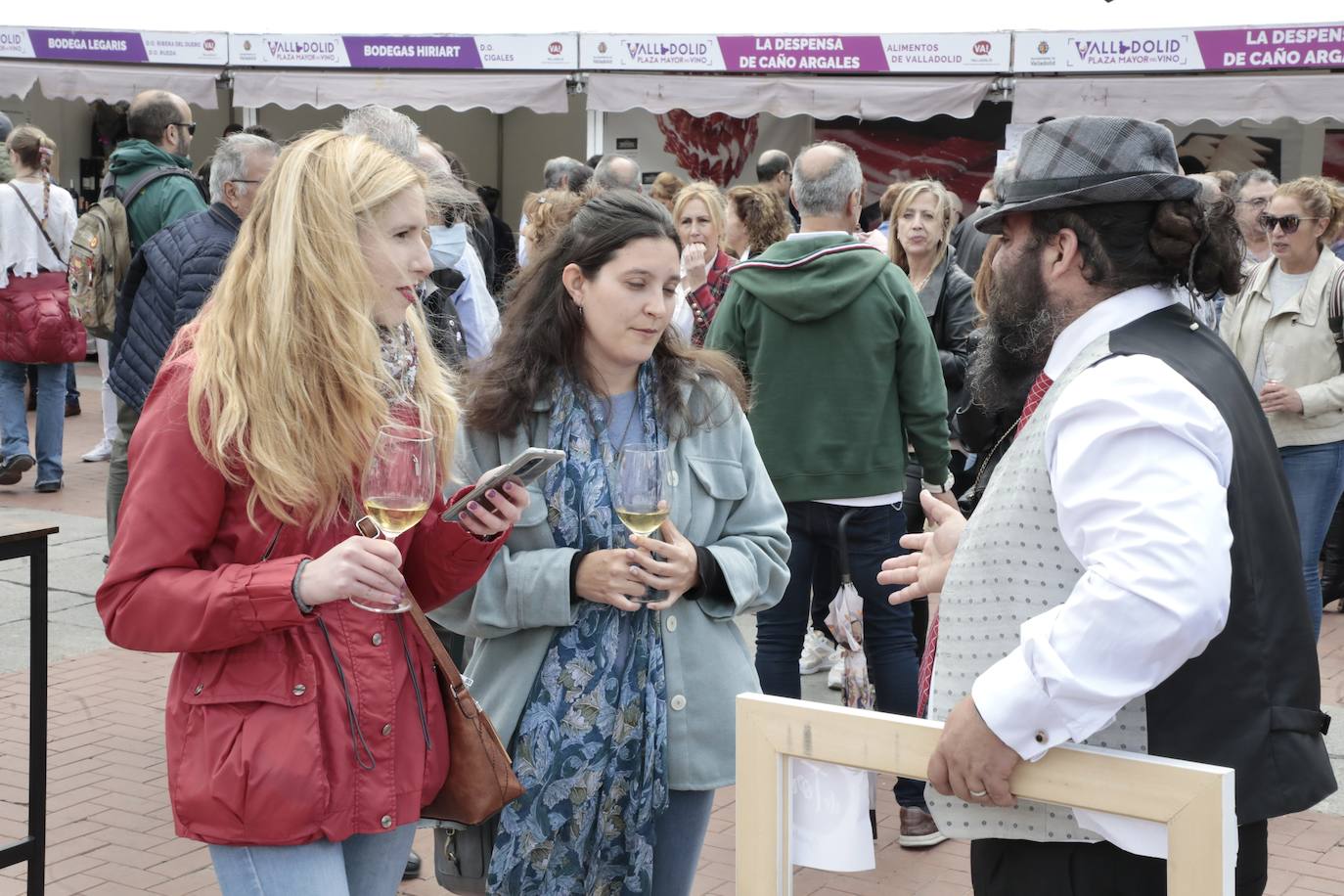 La jornada del lunes en la Plaza Mayor del Vino. 