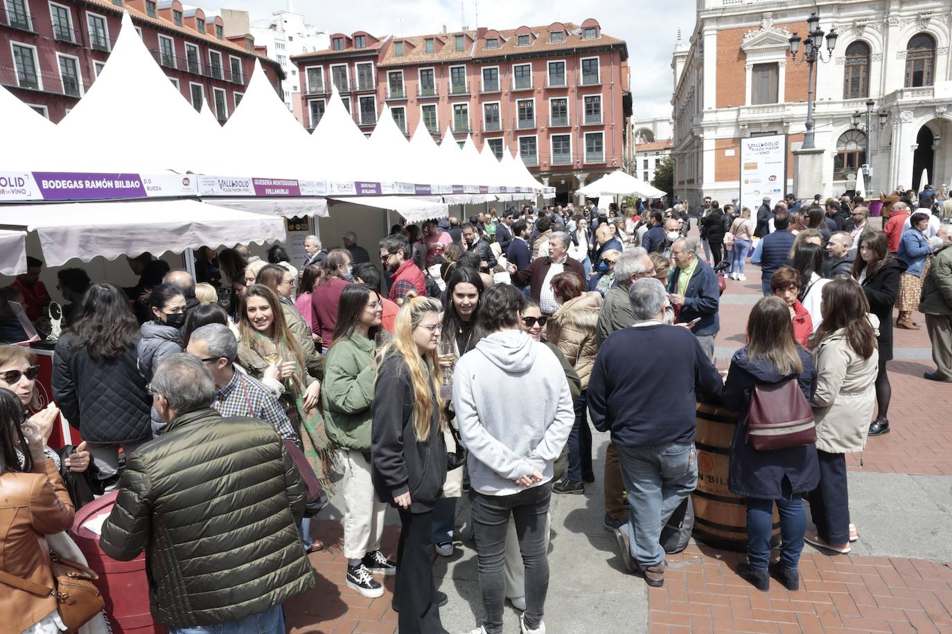 La jornada del lunes en la Plaza Mayor del Vino. 