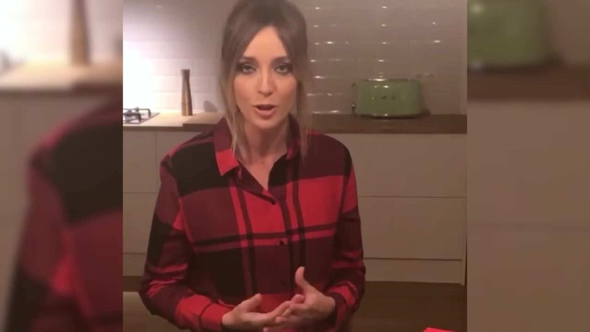 Anna Simón comparte una foto de su primera hija cuatro días después de dar a luz