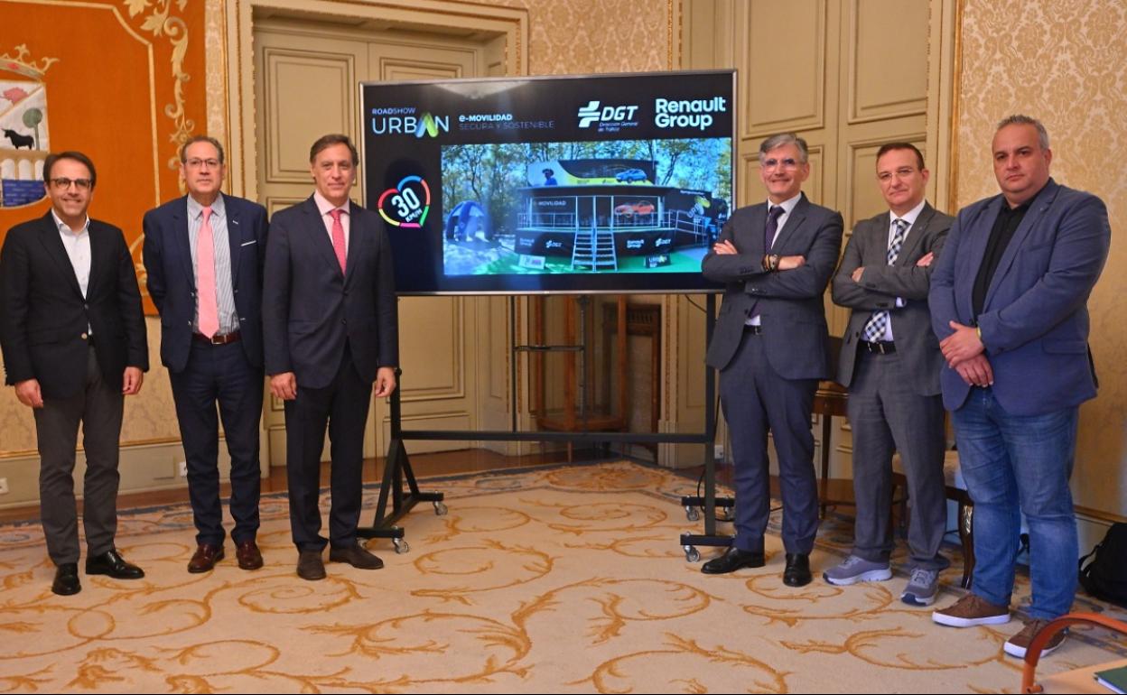 La Plaza de Los Bandos acoge el URBAN 'e-Movilidad Segura y Sostenible'