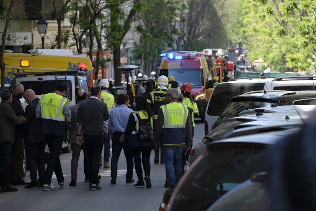 Los servicios de emergencias en el lugar de los hechos.