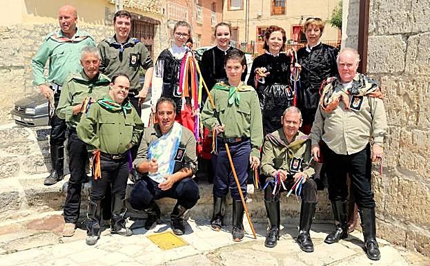 Los danzantes continúan la tradición transmitida de generación en generación. 