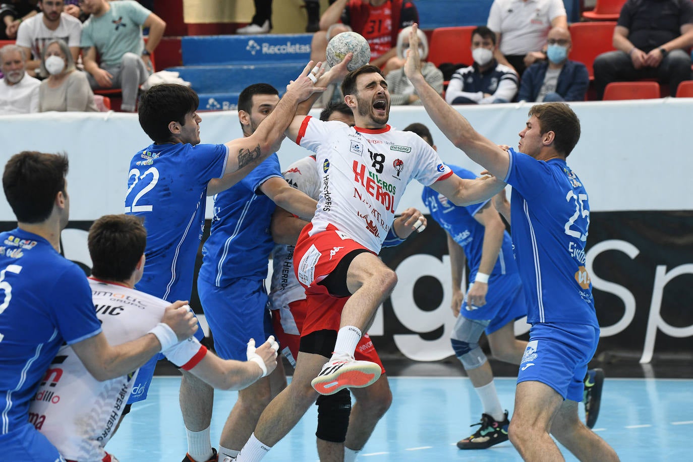 Fotos: Recoletas 28-28 Balonmano Nava (1/2)