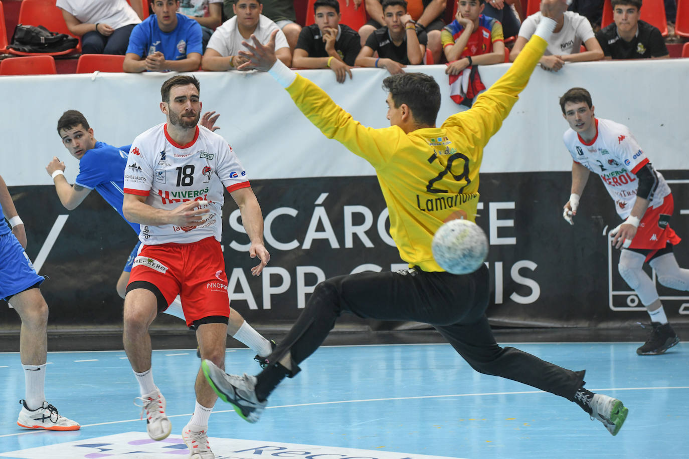 Fotos: Recoletas 28-28 Balonmano Nava (1/2)