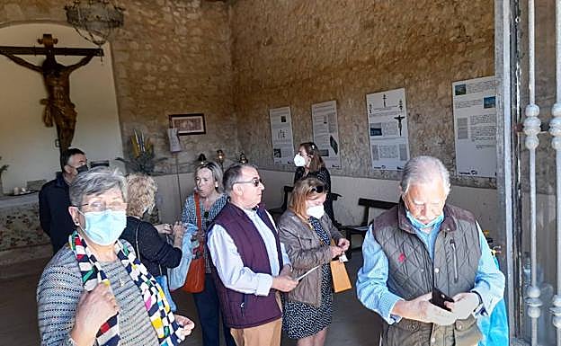 Imagen principal - La tradición de rezar 'Los mil Jesuses' era una de las más antiguas del pueblo 