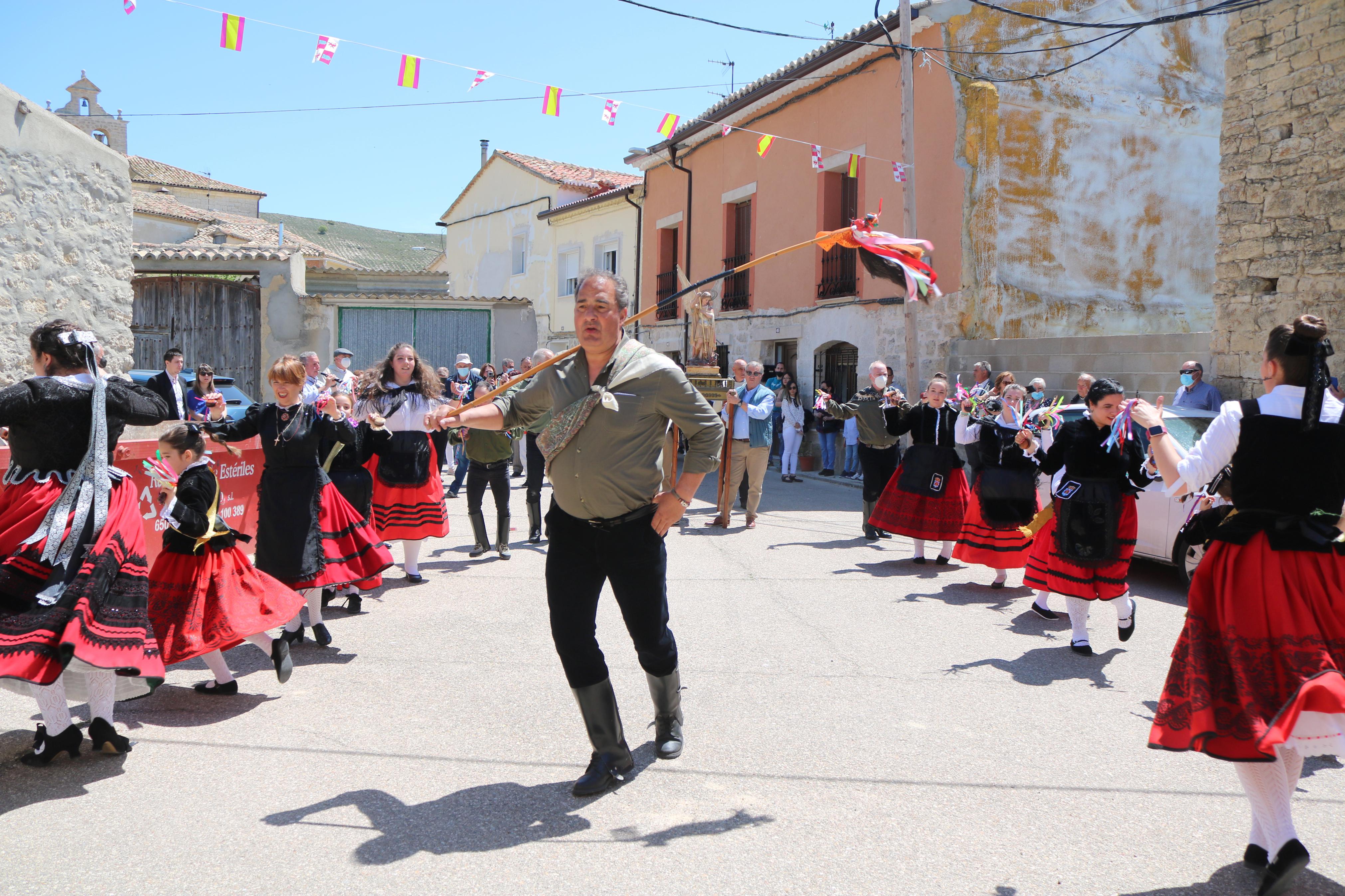 Los hornilleros danzaron en honor a San Miguel Arcángel