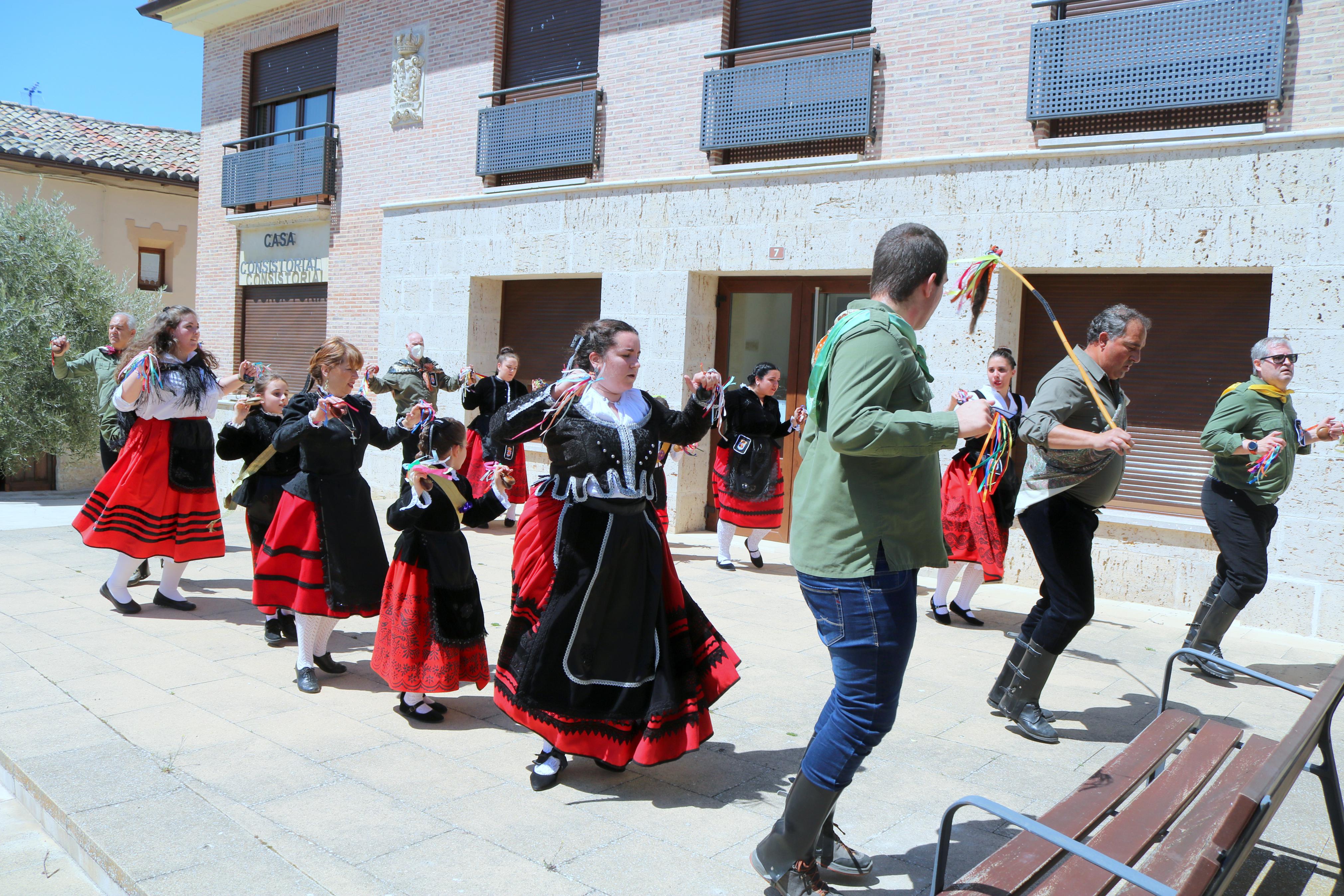 Los hornilleros danzaron en honor a San Miguel Arcángel