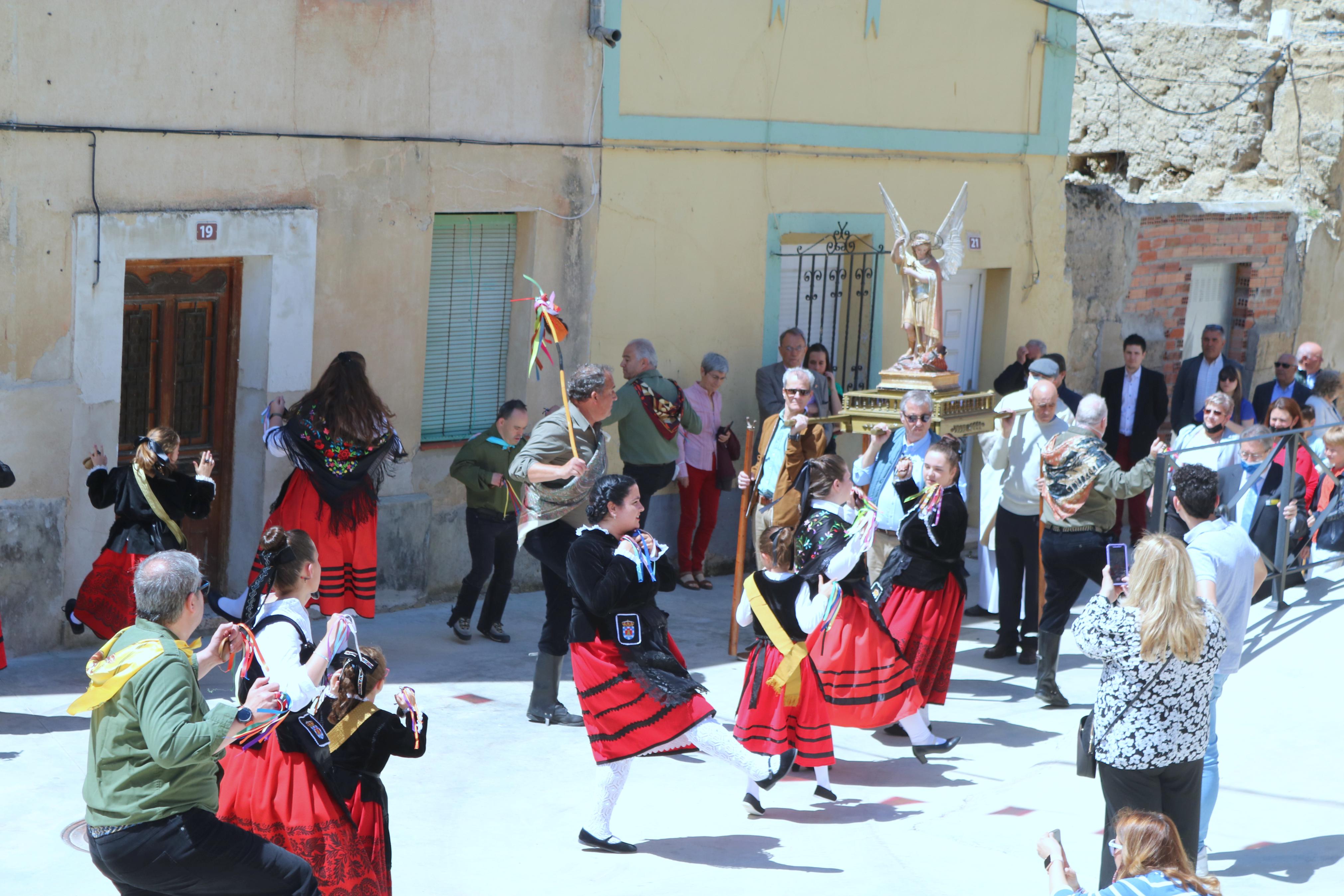 Los hornilleros danzaron en honor a San Miguel Arcángel