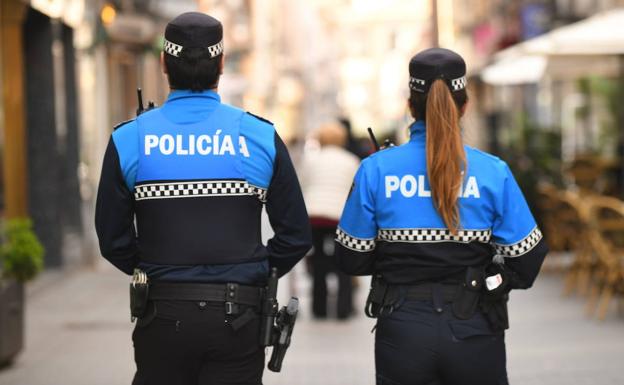 Entregan a la Policía de Valladolid una cartera perdida con 500 euros