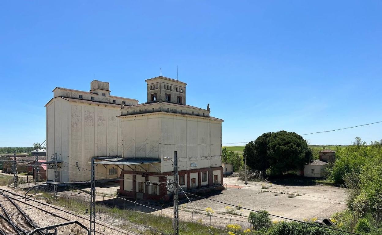 Silo que la Junta cede de manera gratuita al Ayuntamiento de Villada. 